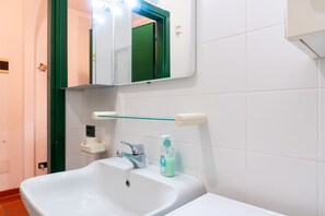 Shower - SOLO PER DUE AL MARE - SOLO PER DUE AL MARE (Portoferraio)