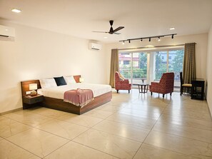 4 bedrooms, in-room safe, iron/ironing board, free WiFi