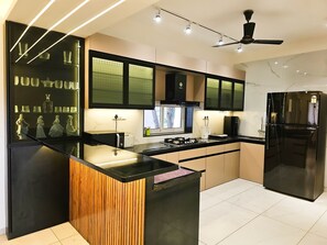Fridge, microwave, stovetop, electric kettle