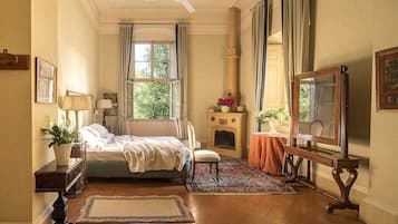 10 bedrooms, desk, iron/ironing board, free WiFi