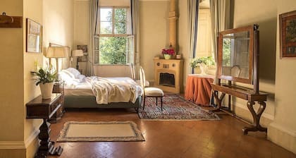 Villa Diodoro: An elegant and welcoming two-story ancient house located in a small hamlet in the heart of the Franciacorta, with Free WI-FI.