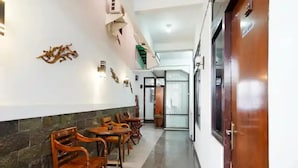 Unclassified image, 3 of 12, button - Hotel Djagalan Raya  (Surabaya)