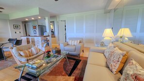 Smart TV - Ocean View Kona Condo | Relax, Unwind & Enjoy Island Life (Kailua-Kona)