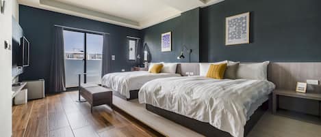 Family Room with Balcony | Blackout curtains, free WiFi, bed sheets