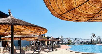 Cityscape Luxurious Apartment 3