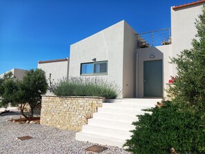 Exterior - Beautiful 2 bedroom villa in Kastellos, Rethymno (Kastellos)