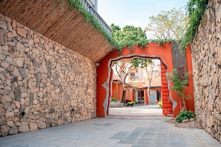 Vista frontal de la propiedad. TRUONG PHU HOUSE