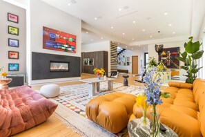 TV connectée, cheminée