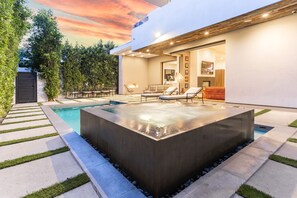 Pool - Luxe WeHo Villa, Walk to Melrose Ave, Pool + Hot Tub | North Vista by AvantStay (Los Angeles)