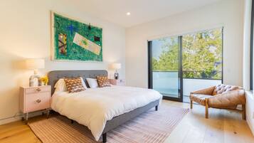 4 bedrooms, free WiFi, bed sheets