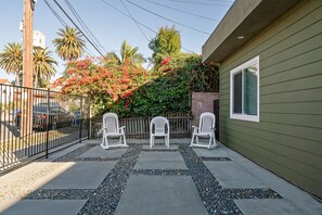 Terrace/patio - New Beauty by AvantStay | Modern, Central Location | Monthly Discount (Los Angeles)