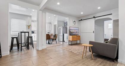 10mins to Rodeo Drive, 15mins to Venice • Modern 4BDR | Shenandoah by AvantStay