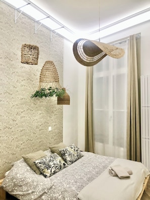 4 bedrooms, desk, iron/ironing board, free WiFi - « La Répissance » Appartement 104 m2, 4 Chambres, Avignon Intra-muros (Avignon)