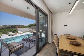 Villa | Esszimmer