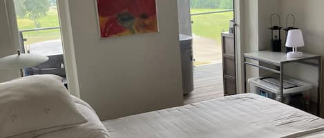 2 bedrooms, iron/ironing board, free WiFi