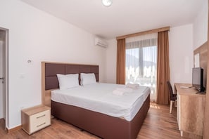 Deluxe Suite | 2 bilik tidur, meja, seterika/papan seterika, Wi-fi percuma