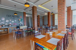 Desayuno bufé gratuito y diario