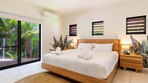 4 室のベッドルーム、アイロン / アイロン台、WiFi (無料)、ベッドシーツ