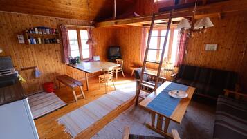 Traditional-Ferienhütte