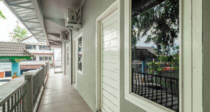 OYO 93630 Wongso Residence Syariah