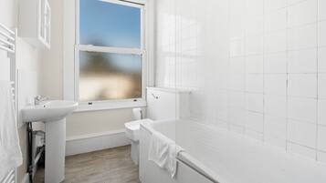 Handtücher, Seife, Toilettenpapier