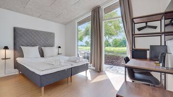 2 Schlafzimmer, Zimmersafe, Schreibtisch, kostenloses WLAN