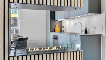 Jääkaappi, uuni, liesi, astianpesukone