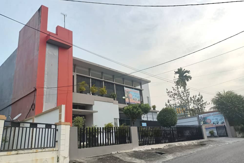 Hotel O Rumah Singgah Cemara Syariah