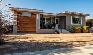 Exterior - Surfers Cove – 3BR/2BA Pool Home Near Calle Ocho (Miami)