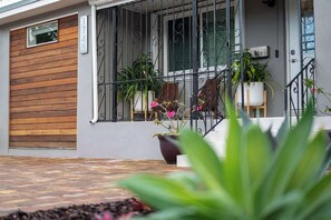 Exterior detail - Surfers Cove – 3BR/2BA Pool Home Near Calle Ocho (Miami)