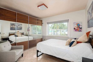 3 bedrooms, desk, iron/ironing board, travel crib - Surfers Cove – 3BR/2BA Pool Home Near Calle Ocho (Miami)