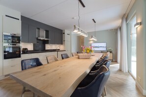 Dining - Create memories - Six Bedroom Villa, Sleeps 12 (Colijnsplaat)