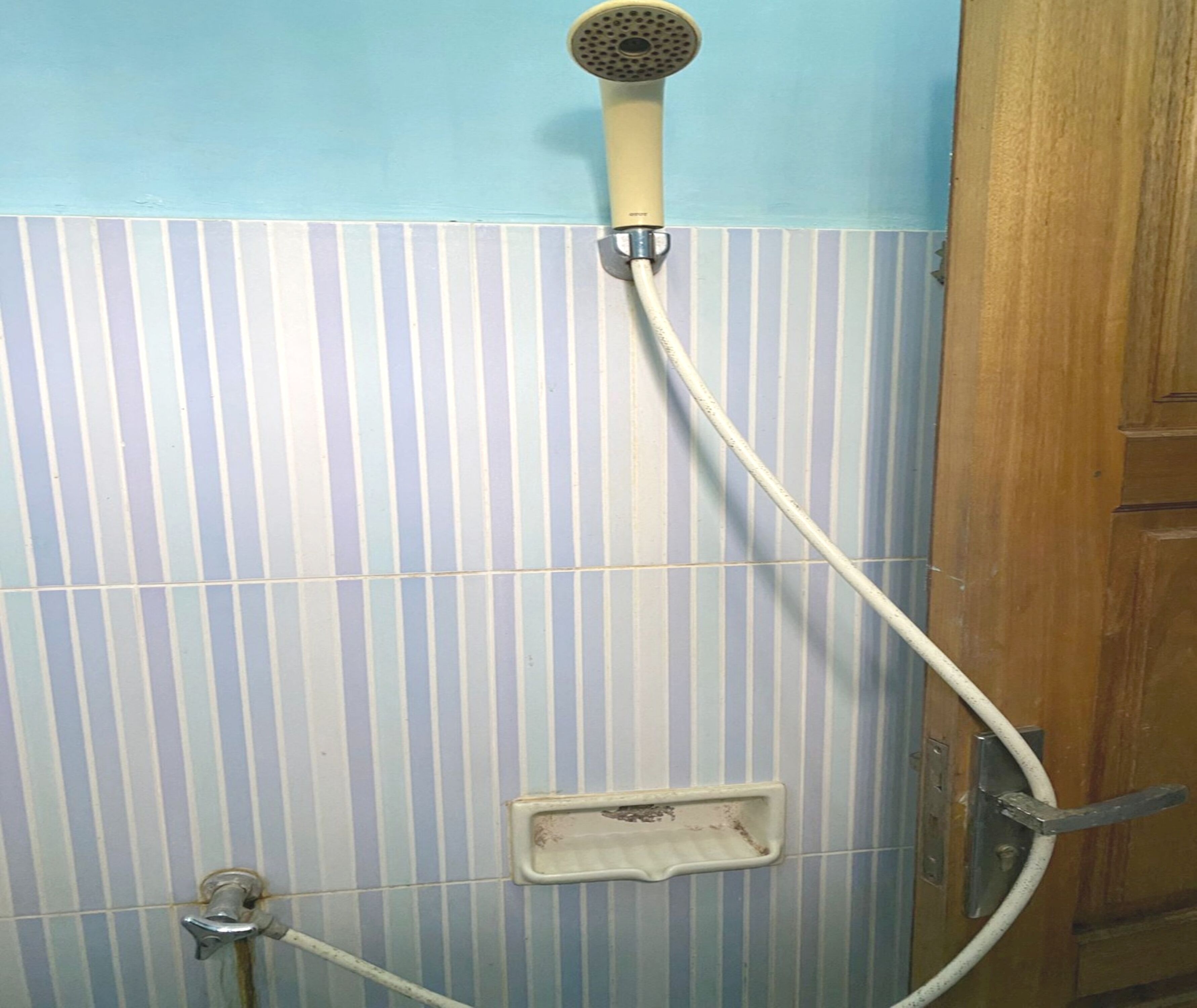 Doppia Economy | Bagno | Doccia, asciugamani, sapone