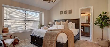 3 slaapkamers, een bureau, een strijkplank/strijkijzer, wifi