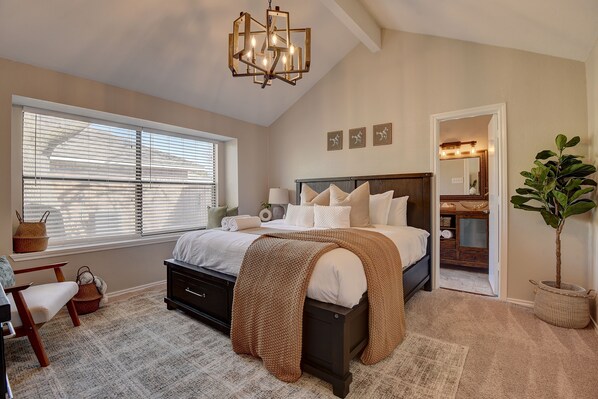 3 sovrum, skrivbord, strykjärn/strykbräda och wi-fi