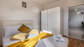 Standard-Apartment, 1 Schlafzimmer, Nichtraucher, Terrasse | Kostenloses WLAN, Bettwäsche