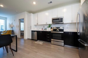 Fridge, microwave, oven, stovetop - Modern Nulu 2BR CozySuites 01 (Louisville)