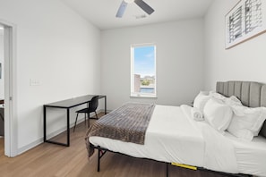2 Schlafzimmer, Schreibtisch, BĂŒgeleisen/BĂŒgelbrett, WLAN