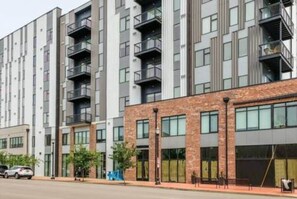 Exterior - Stunning Nulu 1BR CozySuites 02 (Louisville)