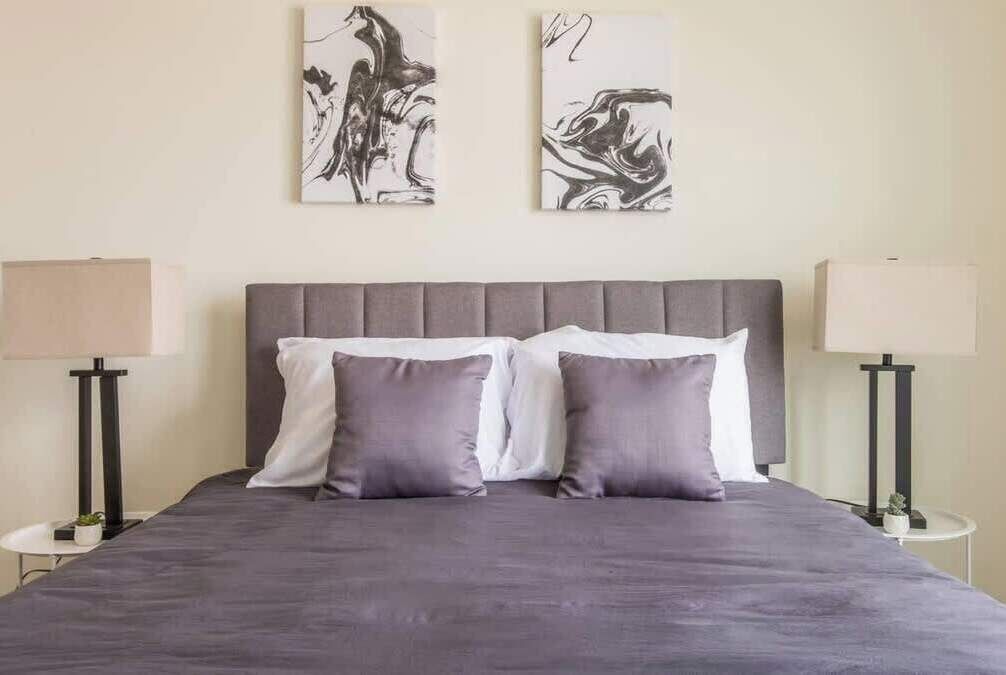 1 habitación, escritorio, tabla de planchar con plancha y wifi 