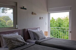 2 bedrooms, iron/ironing board, travel crib, free WiFi - Avlaki Getaway Villa (Porto Rafti)