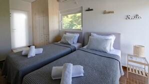 2 soverom, strykejern/-brett, reiseseng for barn og wi-fi (inkludert)