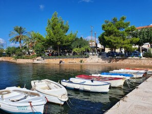 Marina - Avlaki Getaway Villa (Porto Rafti)