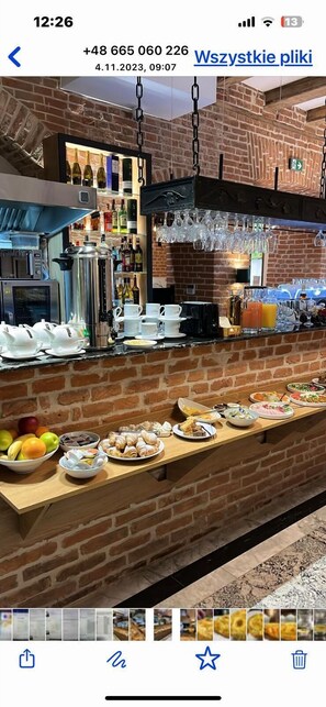Kontinental frukost varje dag mot avgift