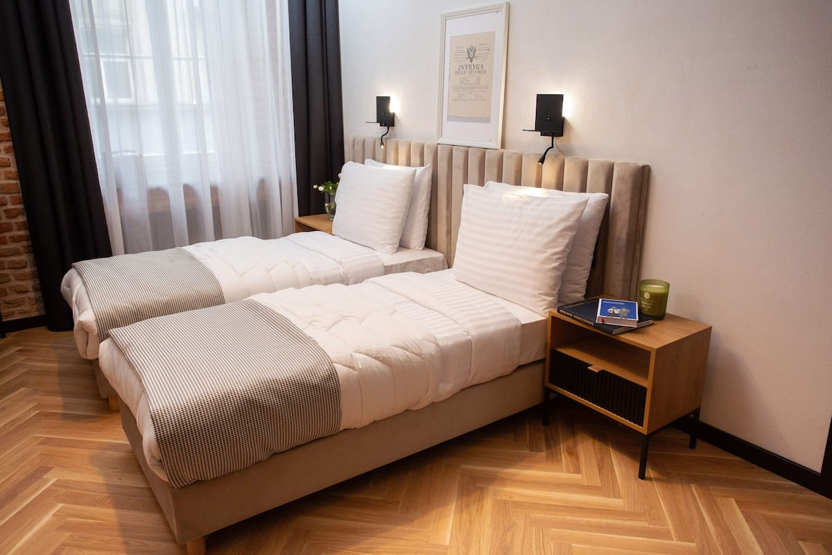 Deluxe Twin Room | 1 bedroom, premium bedding, minibar, in-room safe