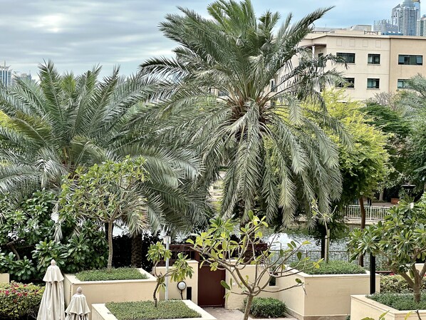 View from property - Lux BnB Greens & Views Lake View (Dubai)