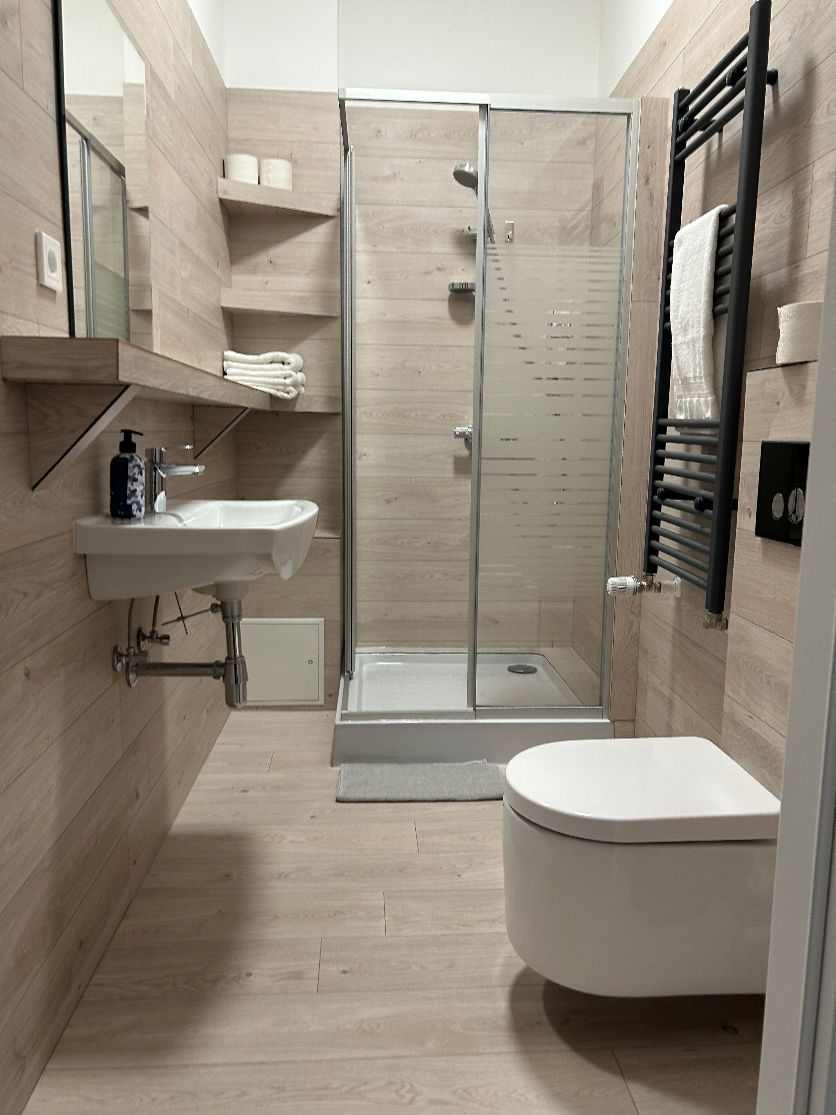 Deluxe-Zimmer | Individuell dekoriert, Bügeleisen/Bügelbrett