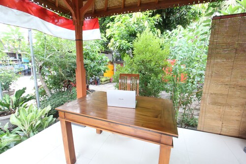 Hotel O Dannis Homestay Near Musholla Al Istiqomah Terawangan