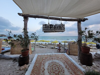 3-room new apartment, 5-min walk to 3 sandy beaches