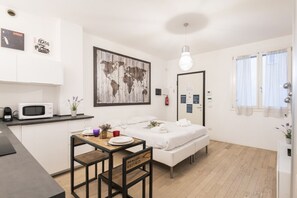 1 bedroom, iron/ironing board, WiFi, bed sheets - Easylife - Stylish flat with terrace (Milano)